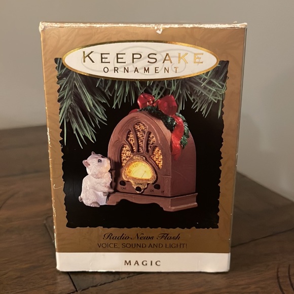 Two Hallmark Magic Light Ornaments - Picture 6 of 9
